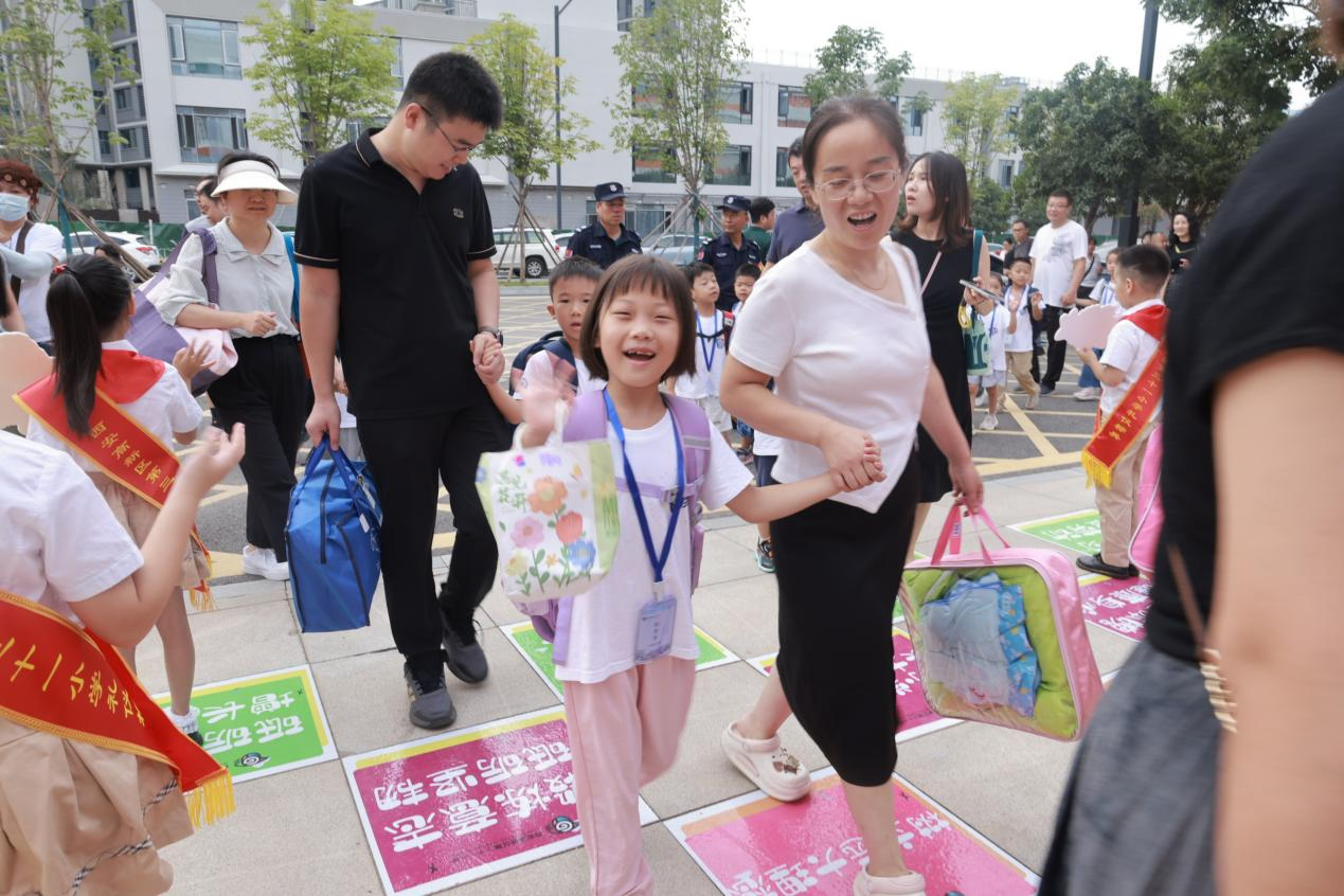 讓夢想的種子在31小生根發(fā)芽 —西安高新區(qū)第三十一小學(xué)舉行秋季開學(xué)迎新活動_fororder_圖片5